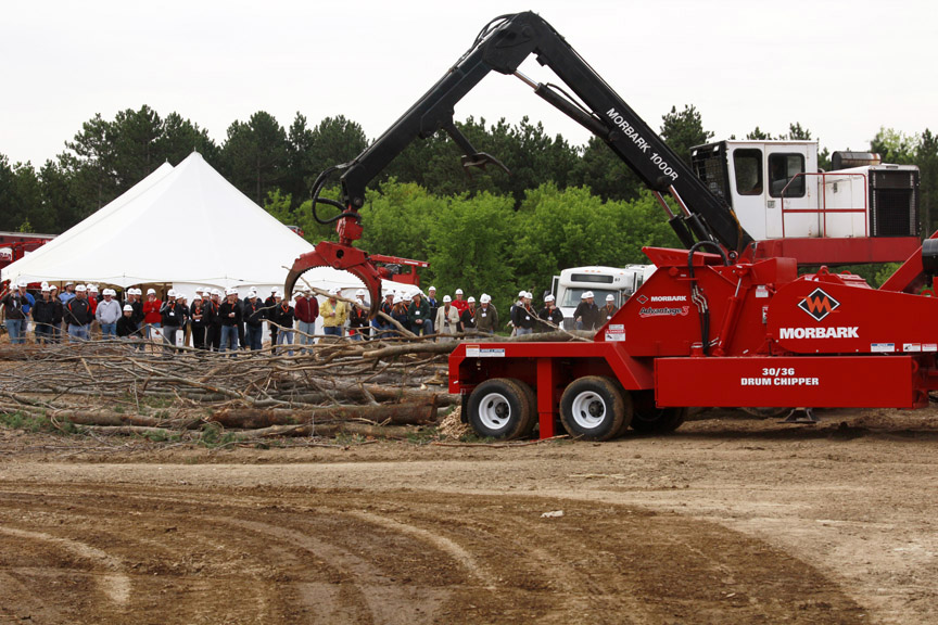 Rermag Com Sites Rermag com Files Uploads 2013 05 Morbark Demo Days 3036