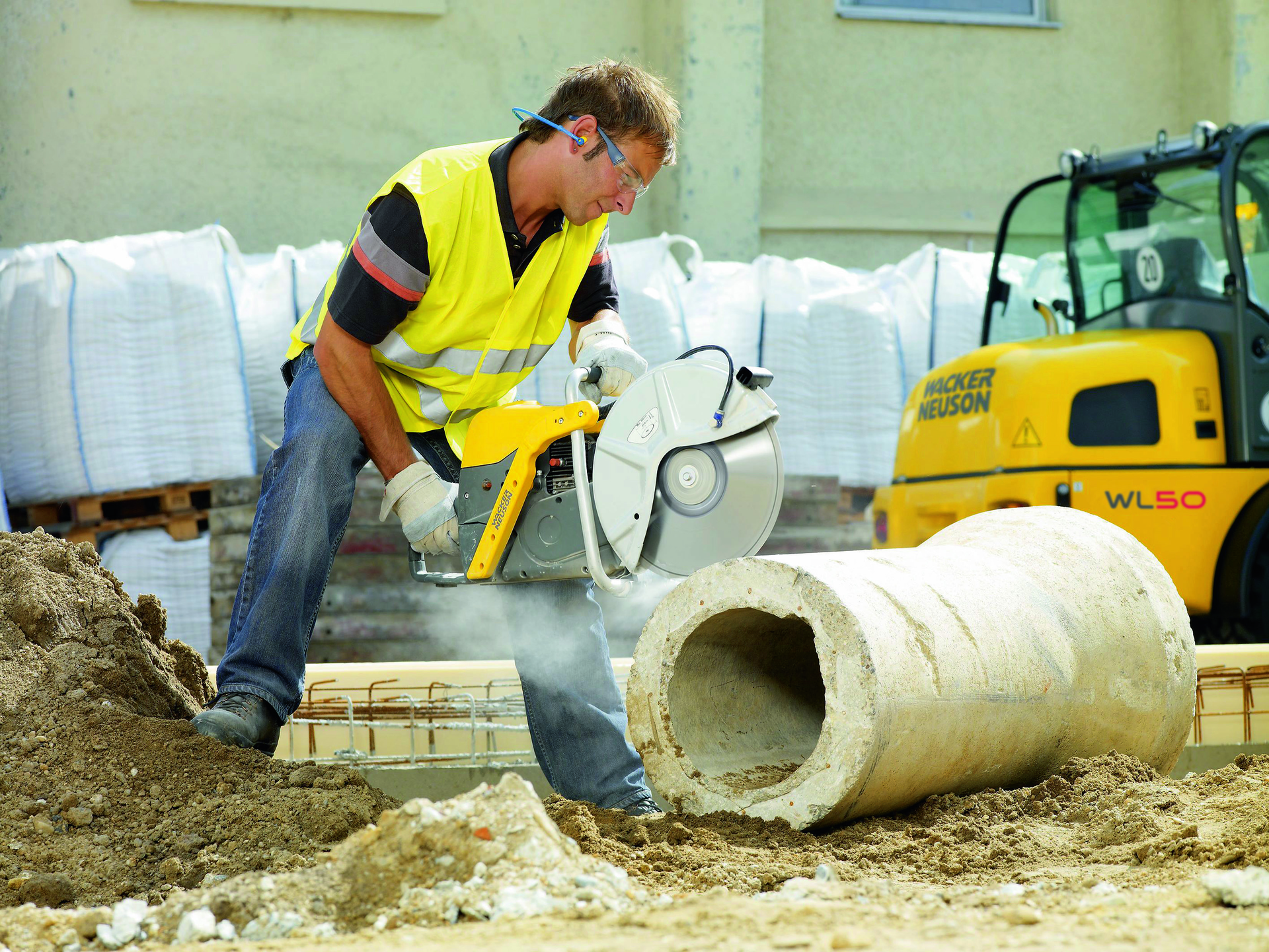 Rermag Com Sites Rermag com Files Uploads 2013 06 Ps Concrete Masonry Saws Wacker Neuson Bts Cutoffsaw