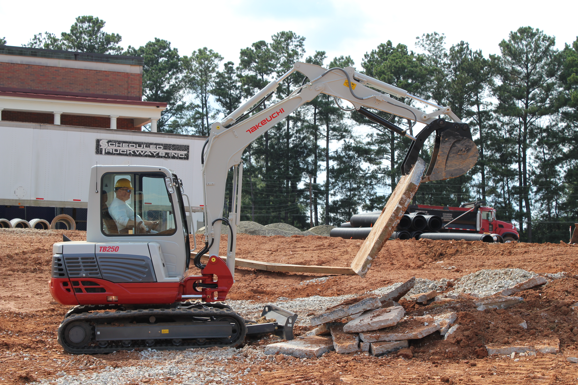 Rermag Com Sites Rermag com Files Uploads 2013 07 Ps Mini Excavators Takeuchi Tb250