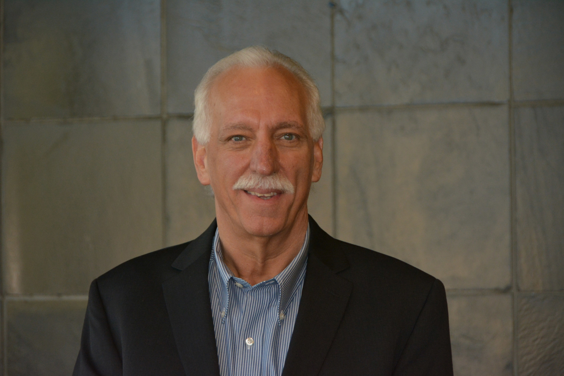 Rermag Com Sites Rermag com Files Uploads 2014 01 Acme Lift Mike Crouch