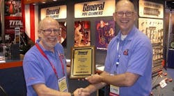 General Pipe Cleaners&rsquo; Marty Silverman, left, presents Outstanding Performance Award to manufacturers&rsquo; rep Rick Beal of Pasadena, Calif.-based Beal Enterprises. (Photo by Michael Roth, RER)