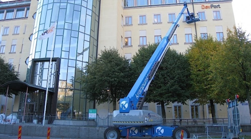 Genie&rsquo;s 180-foot boomlift is used to clean windows in Citadellen, Sweden.