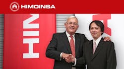 Himoinsa president Francisco Gracia and Yanmar executive Takehito Yamaoka celebrate the agreement between the companies.