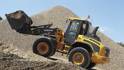 Underlying earnings and market share improves for Volvo CE despite a decrease in 2015 full year and fourth quarter net sales Underlying earnings and market share improves for Volvo CE despite a decrease in 2015 full year and fourth quarter net sales