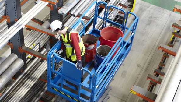 Genie39s GS4047 electric scisslift is designed for tight restrictive work environments