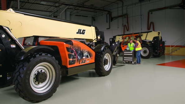 Mechanics at work on a JLG telehandler