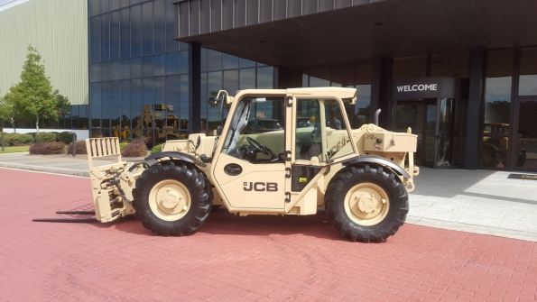 The US Army has ordered more than 1600 rough terrain forklifts for aroundtheworld duty