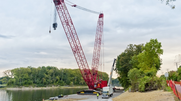 A Manitowoc crane on the Erie Canal in upstate New York