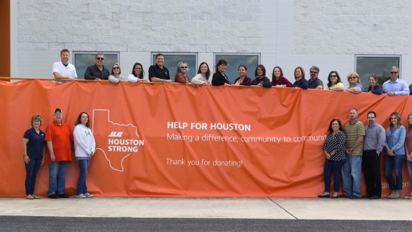 JLG executives and staff volunteers in Hagerstown Md