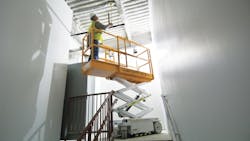 A Custom 1230 scissorlift can be put to use in narrow places A Custom 1230 scissorlift can be put to use in narrow places