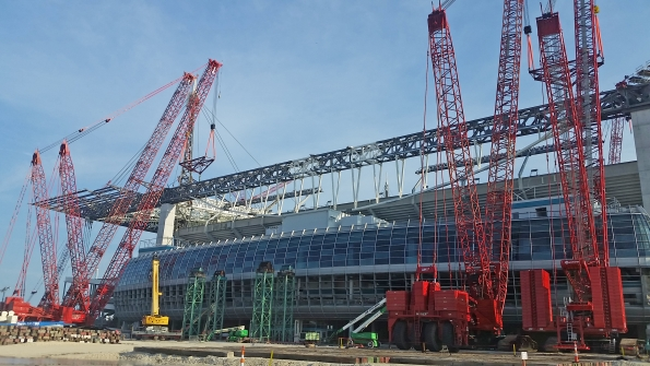 Manitowoc cranes at work