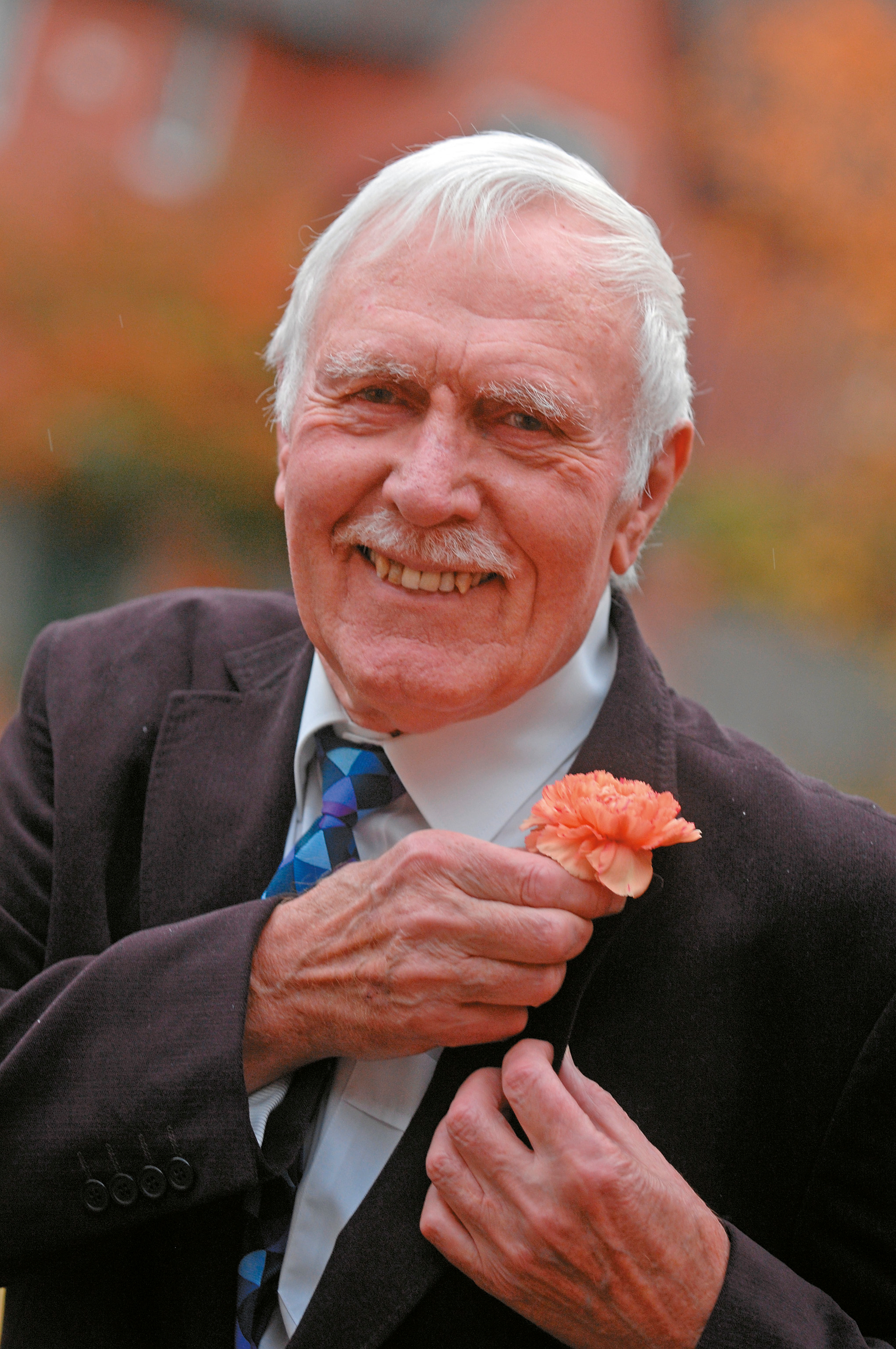 Jcb Bill Hirst Mbe 5e1657d9c9b2b