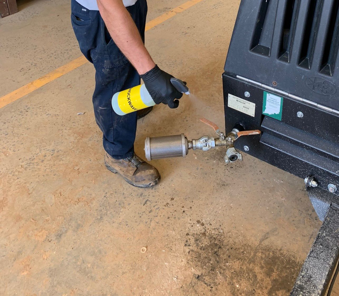 United Rentals Staff Disinfecting 2020 jpeg 5f358a2c03042