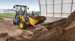 John Deere244 L