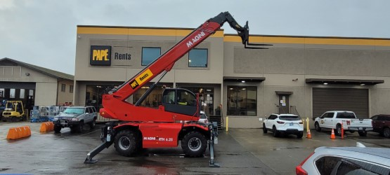Papé Material Handling Dealer for Magni Telescopic Handlers in Western Washington State