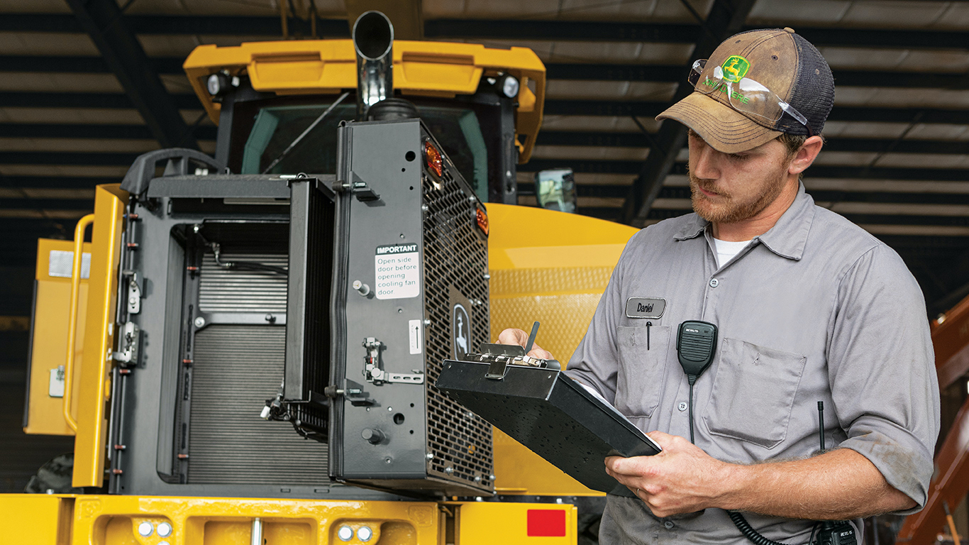 With John Deere Protect, required maintenance is performed at every 500-hour interval by an experienced dealer service technician.