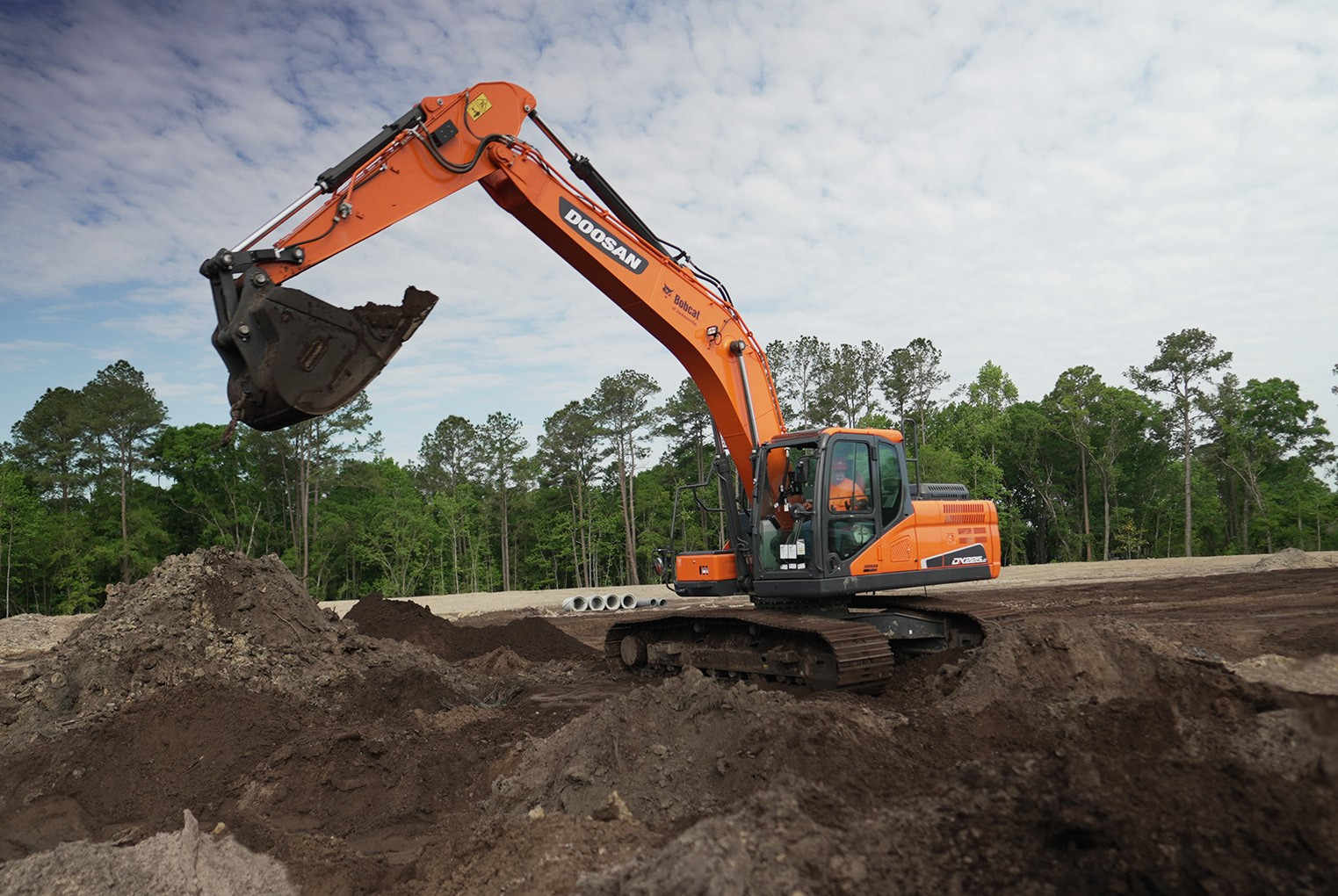 Trimble Earthworks Grade Control Platform is using this platform for Excavators as an optional factory-installed machine control solution for the North American market.