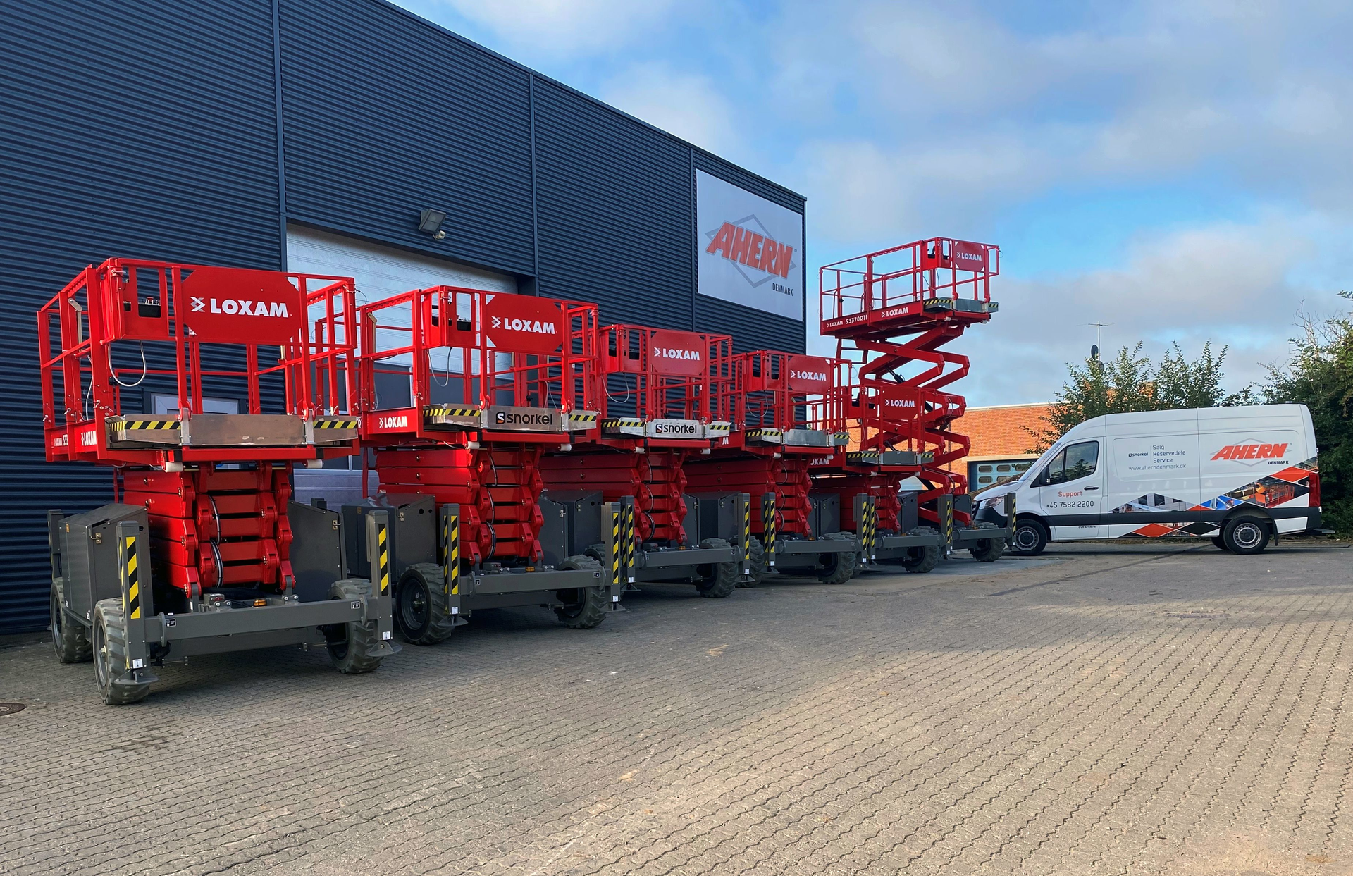 Snorkel Lithium Powered Scissorlifts At Ahern Denmark
