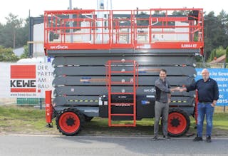 【逸品】 Skyjack_s_largest_scissorlift_ デュエルマスターズ