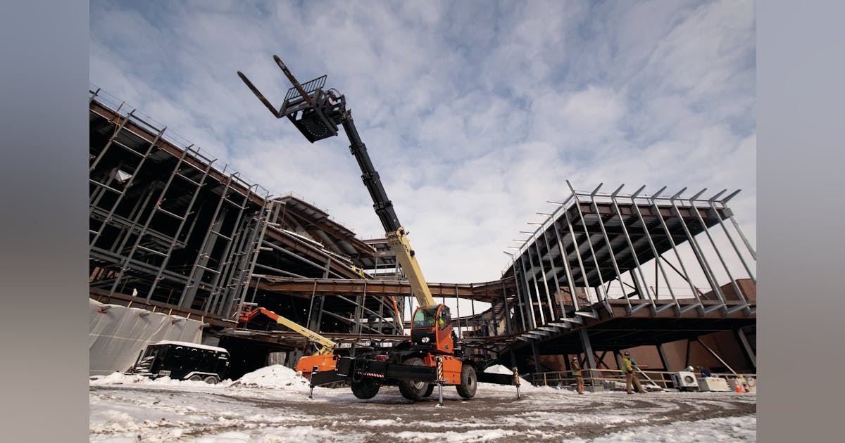 JLG’s New Rotating Telehandlers are 3-in-1 Machines | Rental Equipment ...