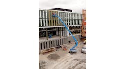 Thanks to its extremely low machine weight, the S-80 J has low ground pressure for a machine of this class size. Its low weight also allows the S-80 J to be equipped with the exclusive Genie 4-point TraX system. Thanks to its extremely low machine weight, the S-80 J has low ground pressure for a machine of this class size. Its low weight also allows the S-80 J to be equipped with the exclusive Genie 4-point TraX system.