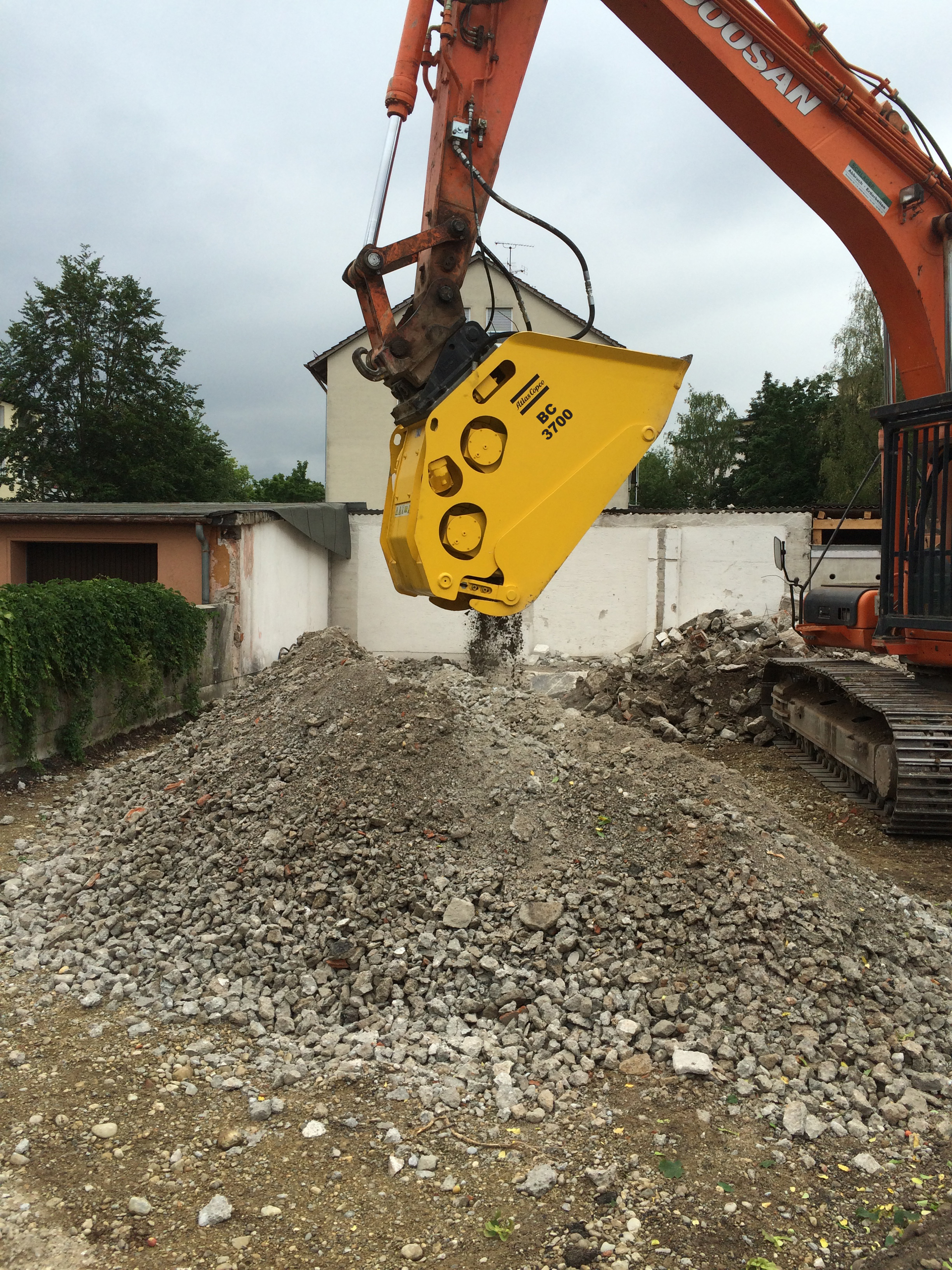 Atlas Copco Bucket Crusher Bc 3700 62db365518c1d
