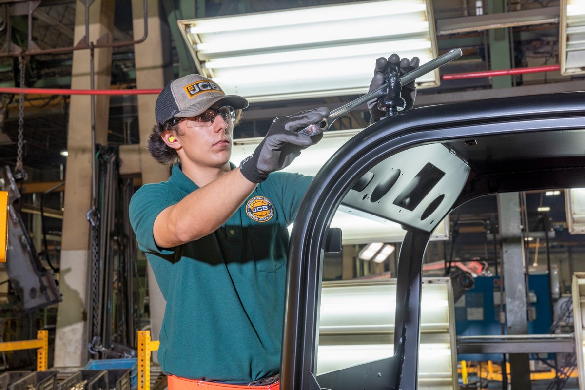 Jcb Apprentice Caleb Downs At Work 2022