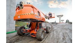 The 670SJ’s self-leveling technology is designed to adjust the boom lift’s chassis to the ground conditions — rather than having to adjust the ground conditions to the machine. The 670SJ’s self-leveling technology is designed to adjust the boom lift’s chassis to the ground conditions — rather than having to adjust the ground conditions to the machine.