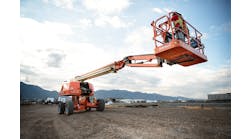 The 670SJ’s self-leveling technology is designed to adjust the boom lift’s chassis to the ground conditions — rather than having to adjust the ground conditions to the machine. The 670SJ’s self-leveling technology is designed to adjust the boom lift’s chassis to the ground conditions — rather than having to adjust the ground conditions to the machine.