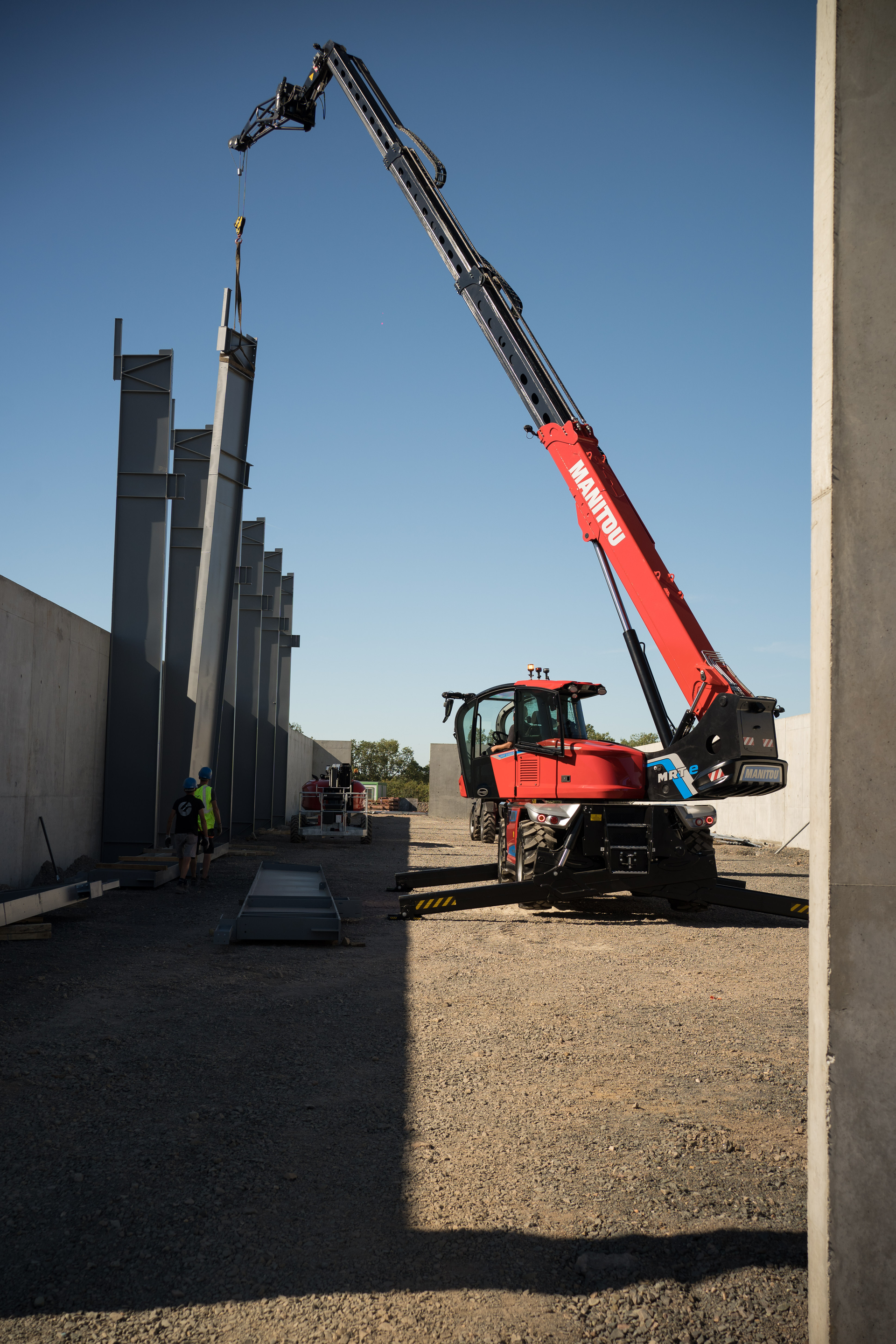 Manitou Application Rotating Telehandler Mrt E 2260 Manitou 030 63f52ed59b36f