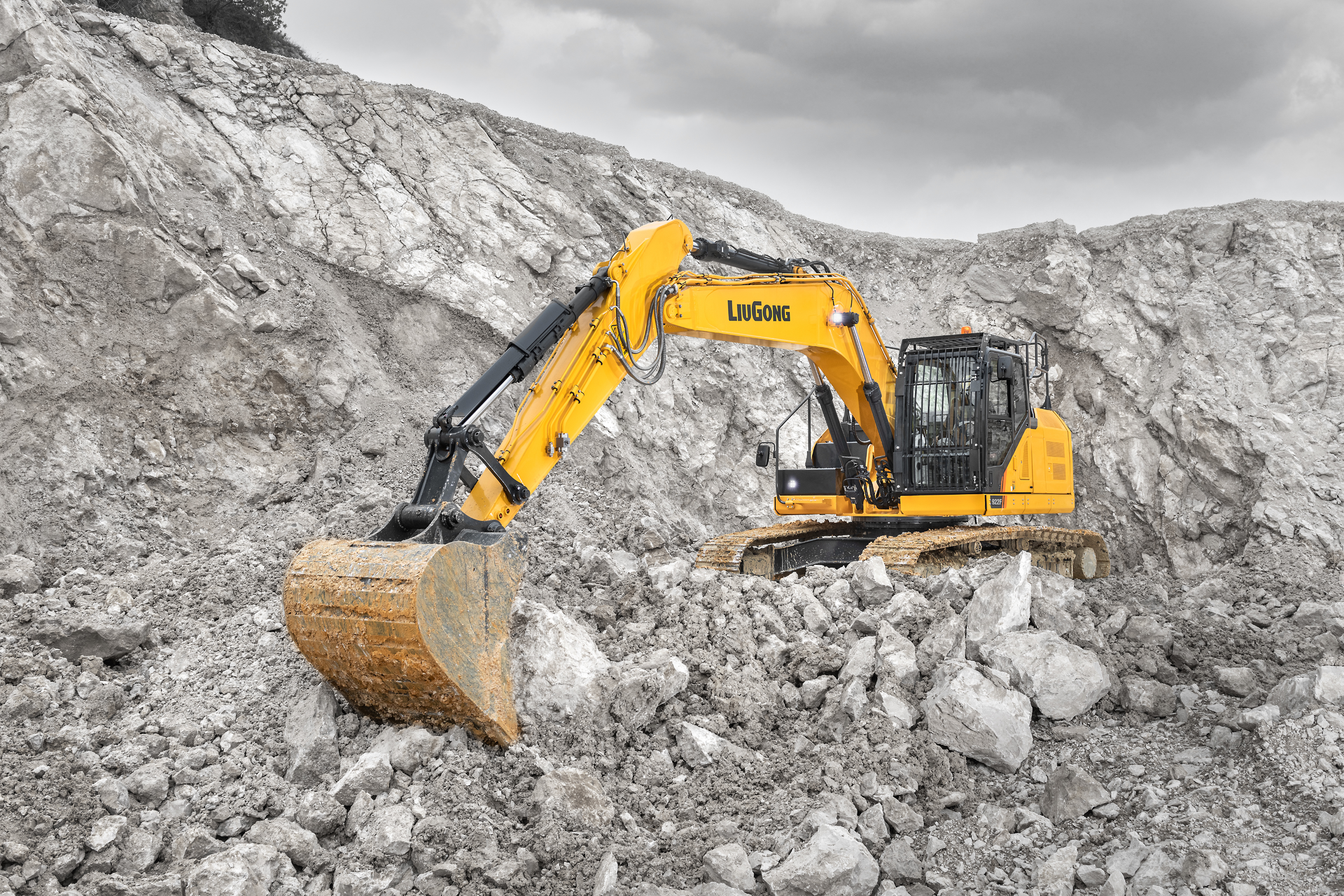 Liugong Excavator In Quarry Pic 2023 6443d2d218c0a