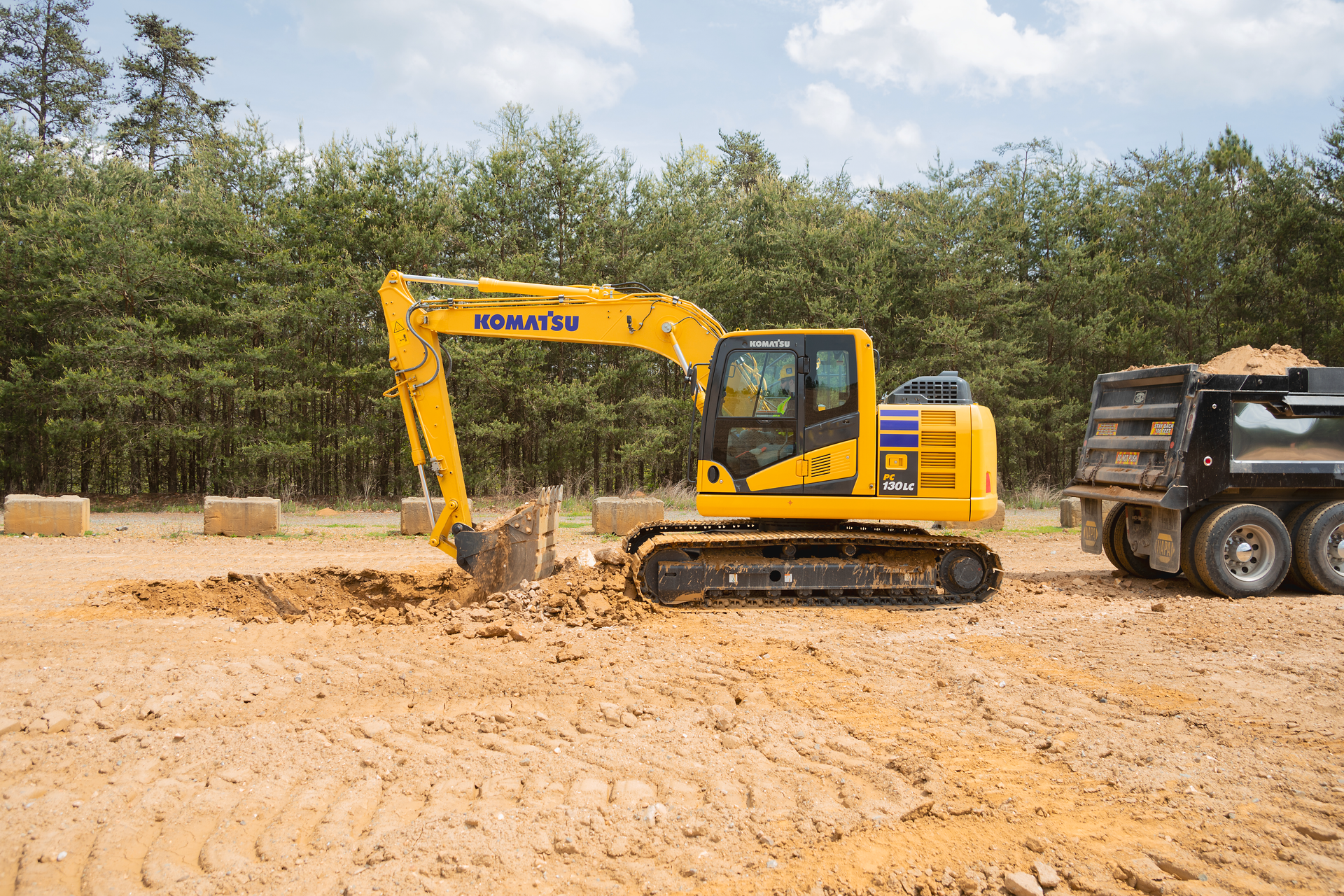 Komatsu Pc130 Lc 11 Excavator 23