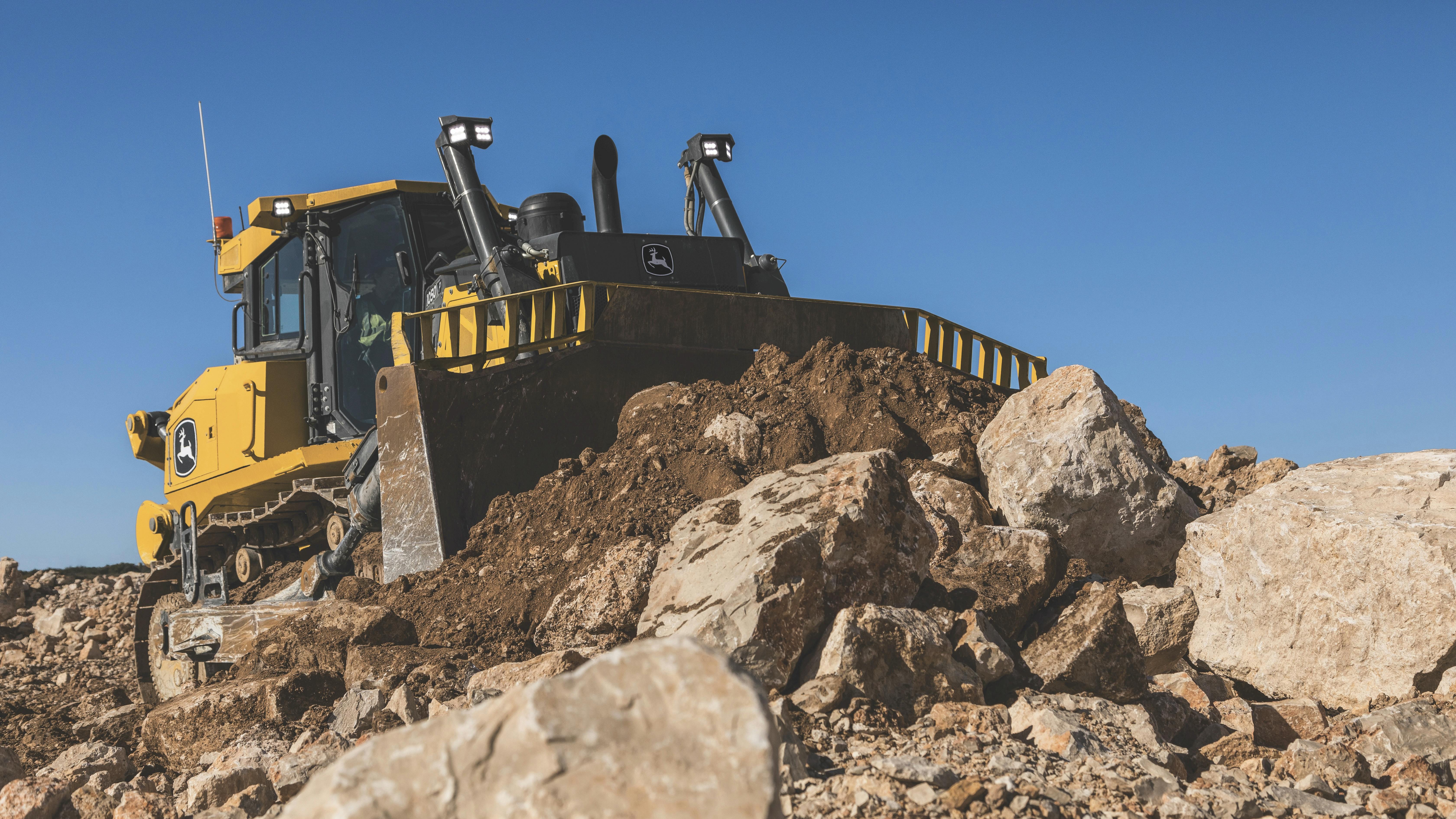 John Deere's New 950 P-Tier and 1050 P-Tier Models Offers Hydraulic Lines for Cold Weather - Vimarsana News