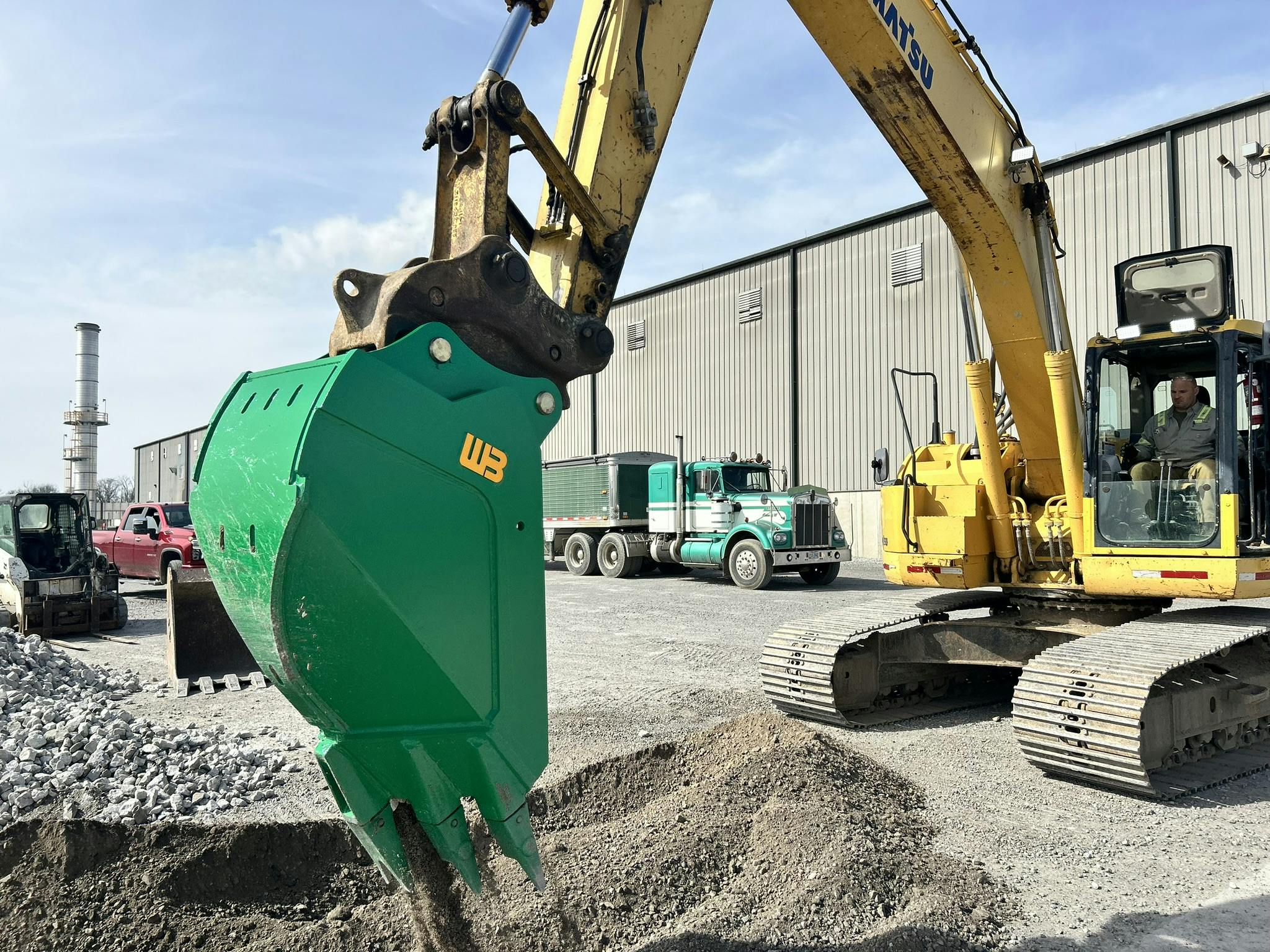 werkbrau_reverse_v_bucket