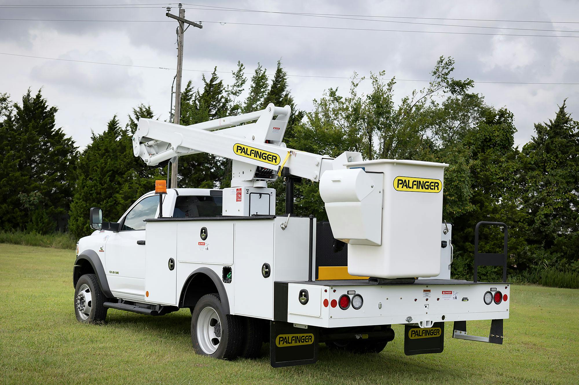 palfinger_bucket_truck_2024