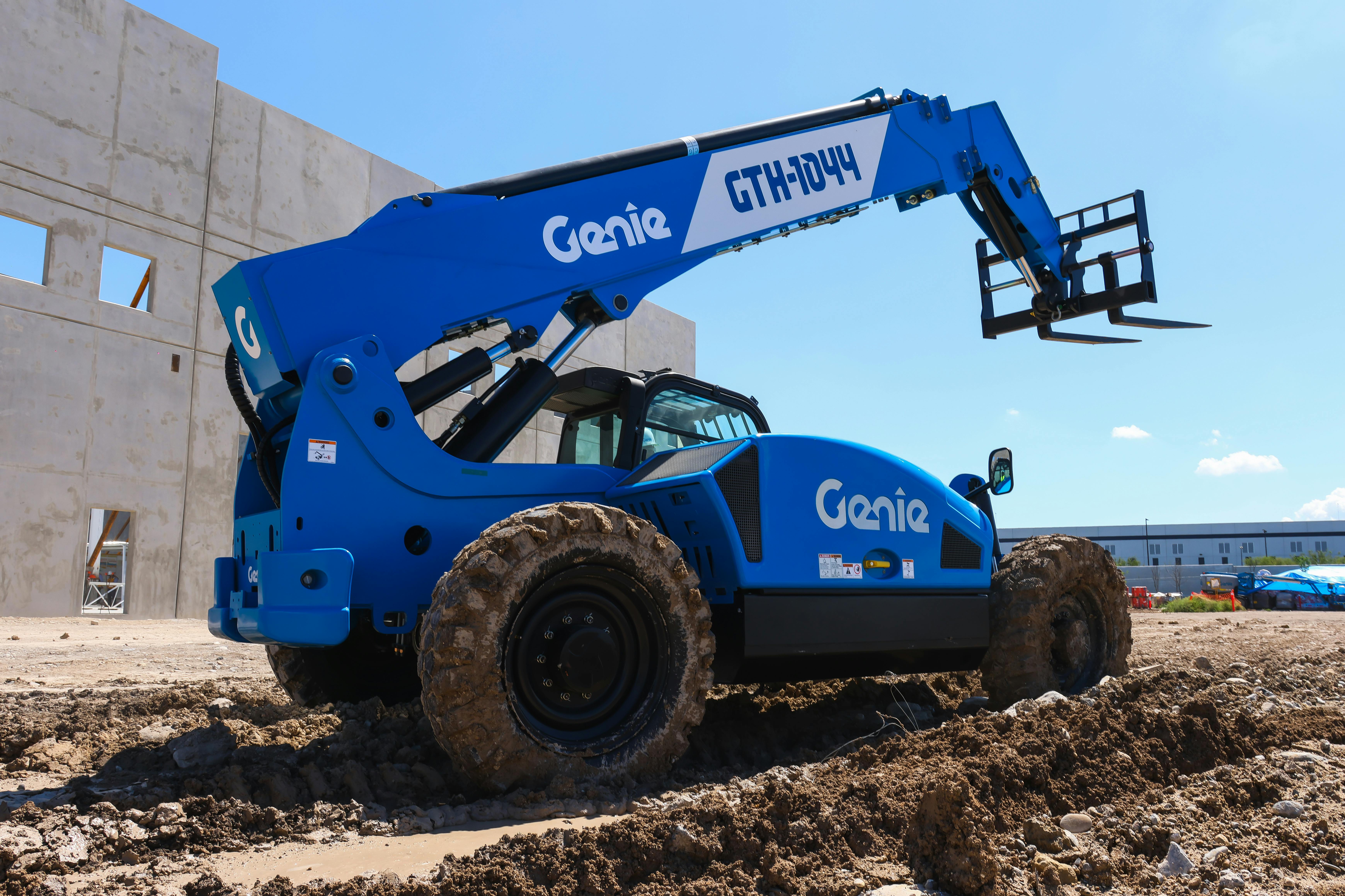 genie_gth1044_mud_side_view1_feb_2025