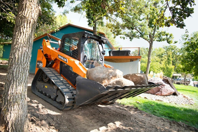 67b4127537fbb271a2611649 Develon Compact Track Loader 225