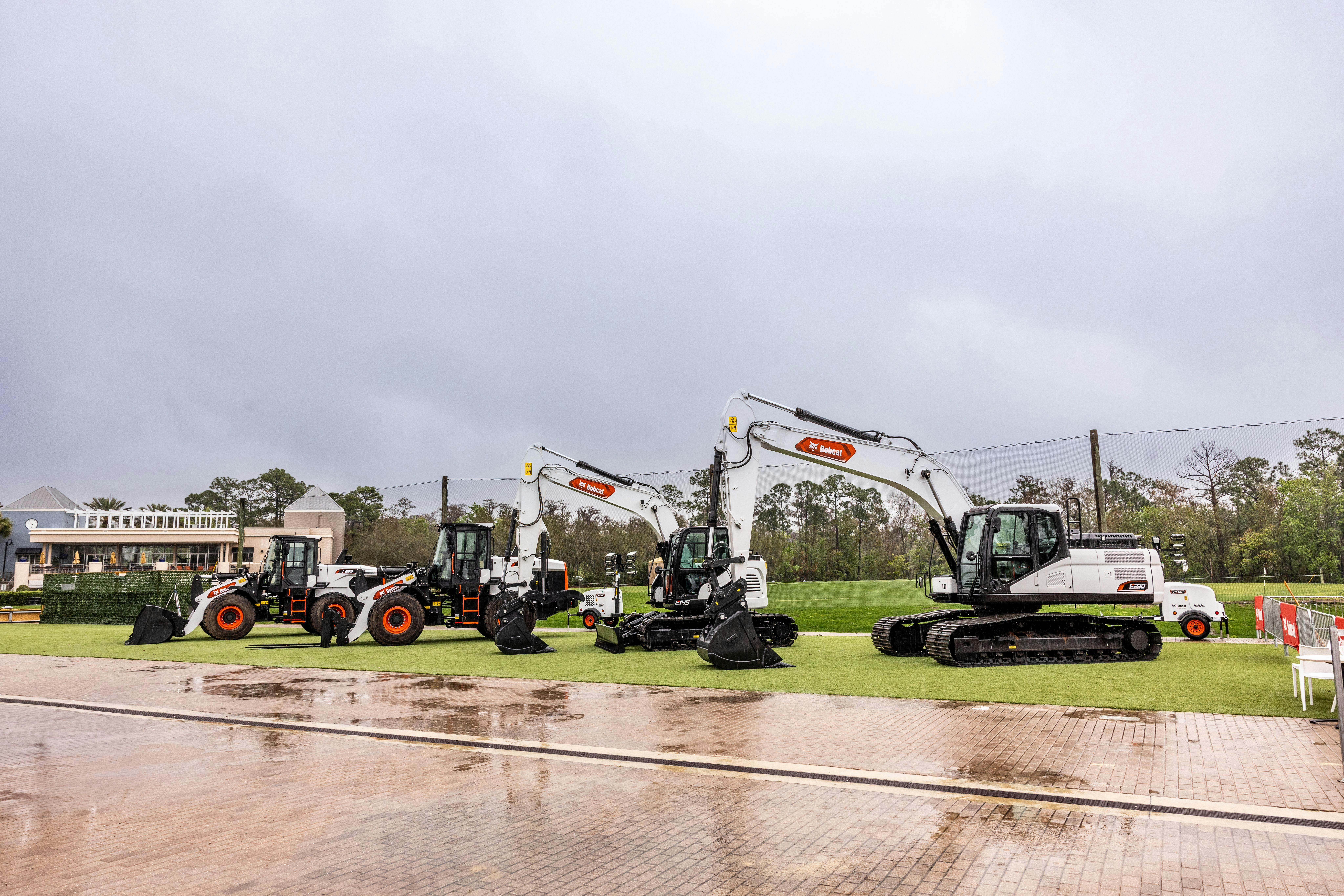 bobcat_multiple_pics_at_dealership_325
