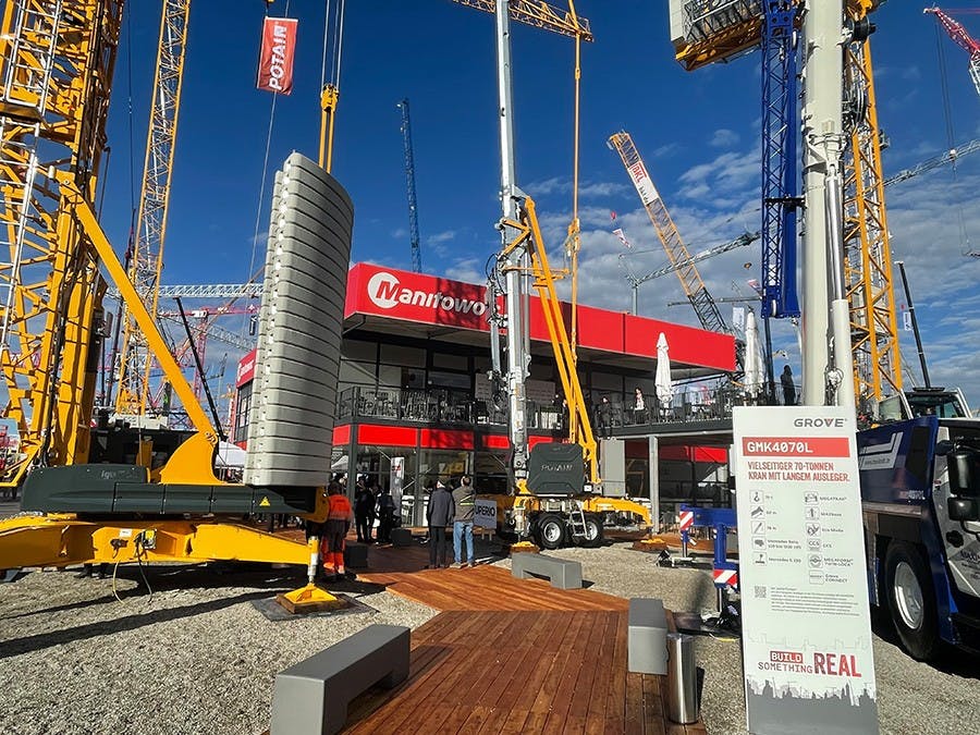 manitowoc_stand_at_bauma_425