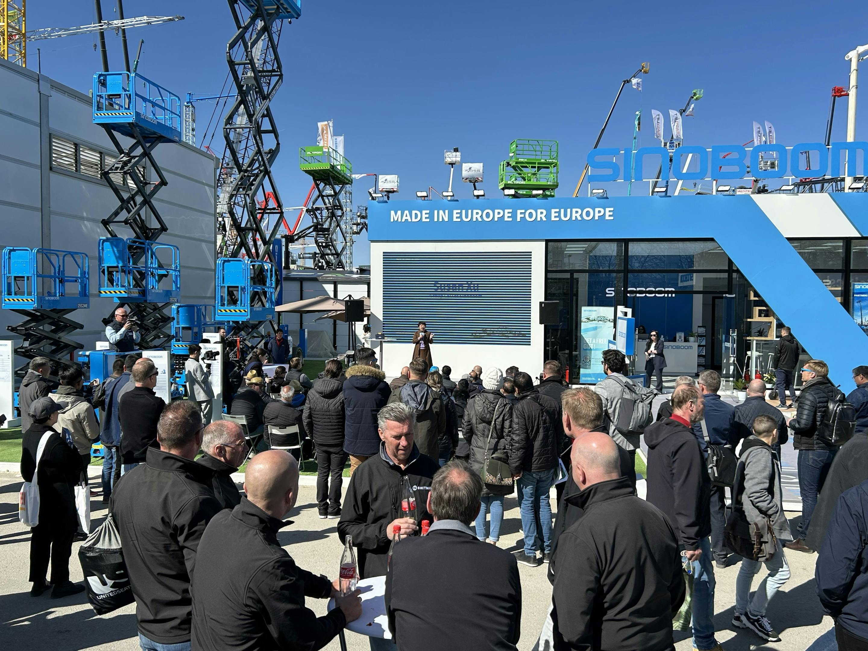 67f700dc00179186fd343f3a Sinoboom Booth At Bauma 425