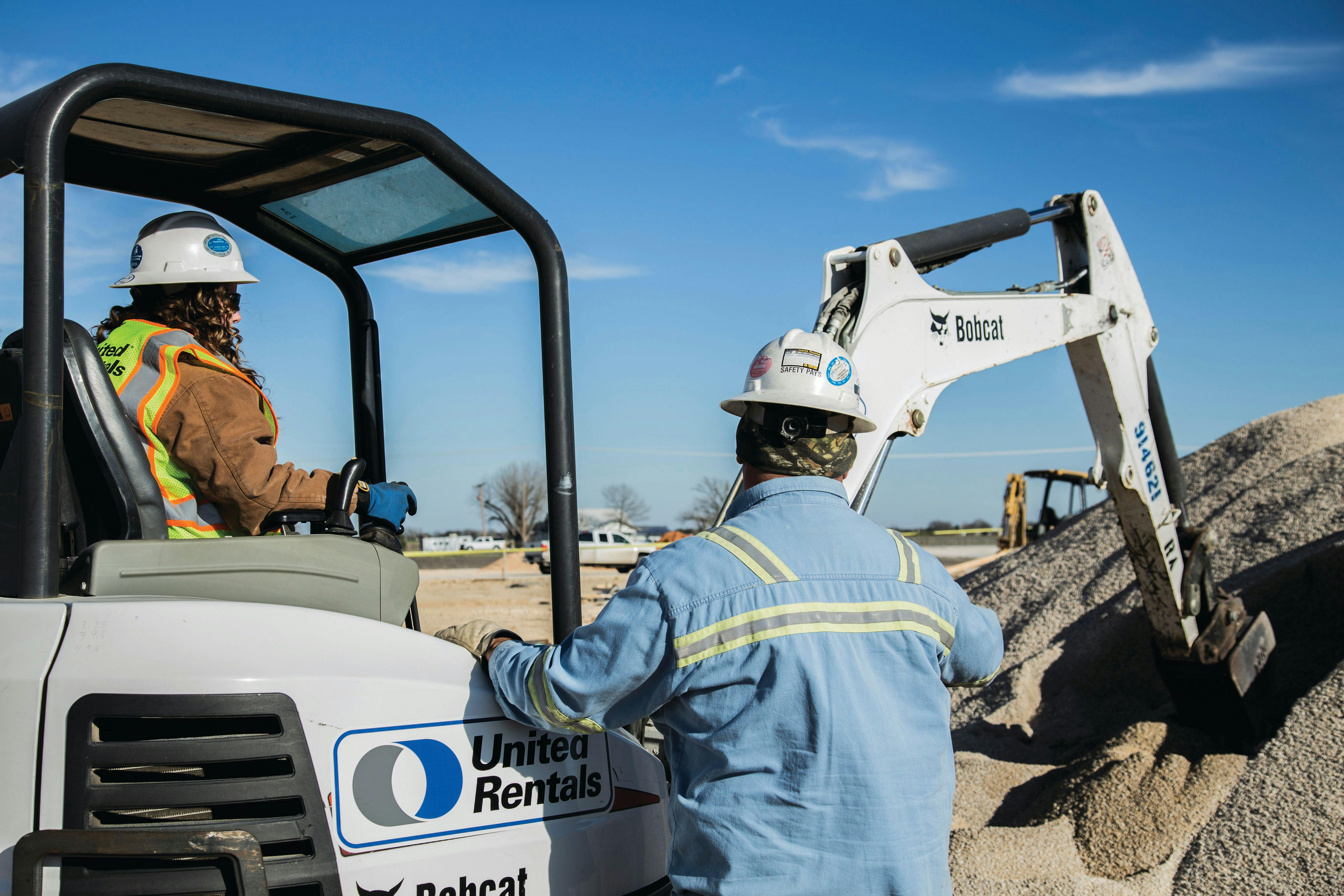 681bc1c61383bf268f7d1b8f United Rentals Safety Training 525