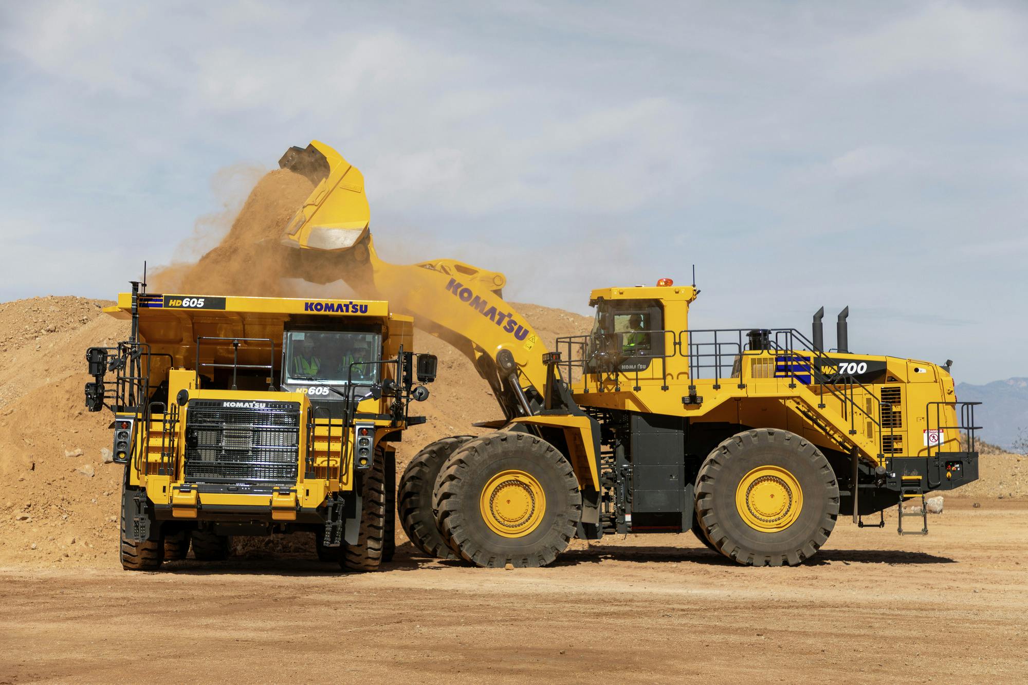 684f4ce88757b86db77140a5 Komatsu Machine Pic 625