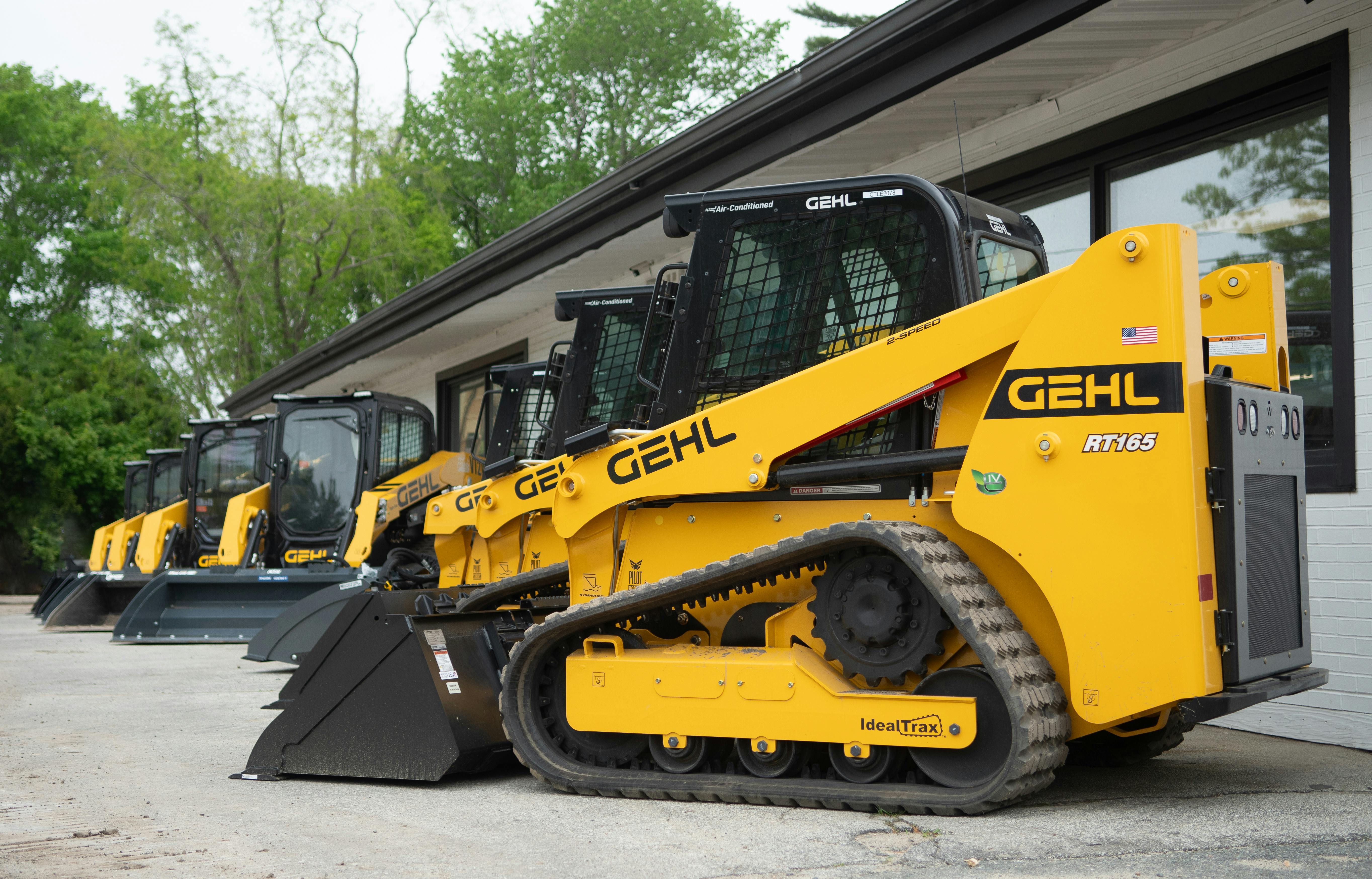 6865c16cbcb1bbaf0e71d2b2 Ferri Equipment Gehl Photo1 725