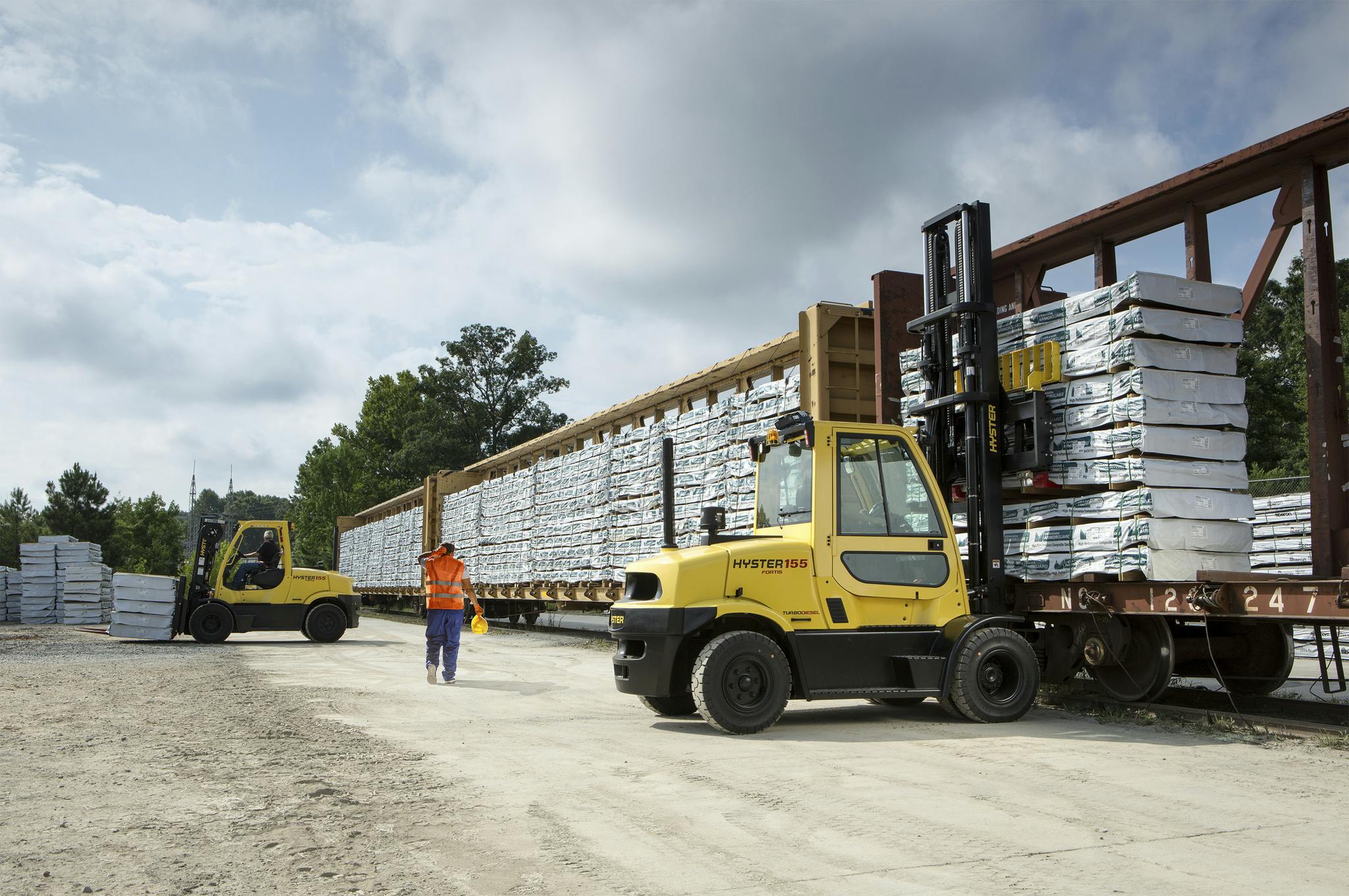 6876b2d00fff1cb3b30c413d Hyster H155 With Pedestrian Camera 725