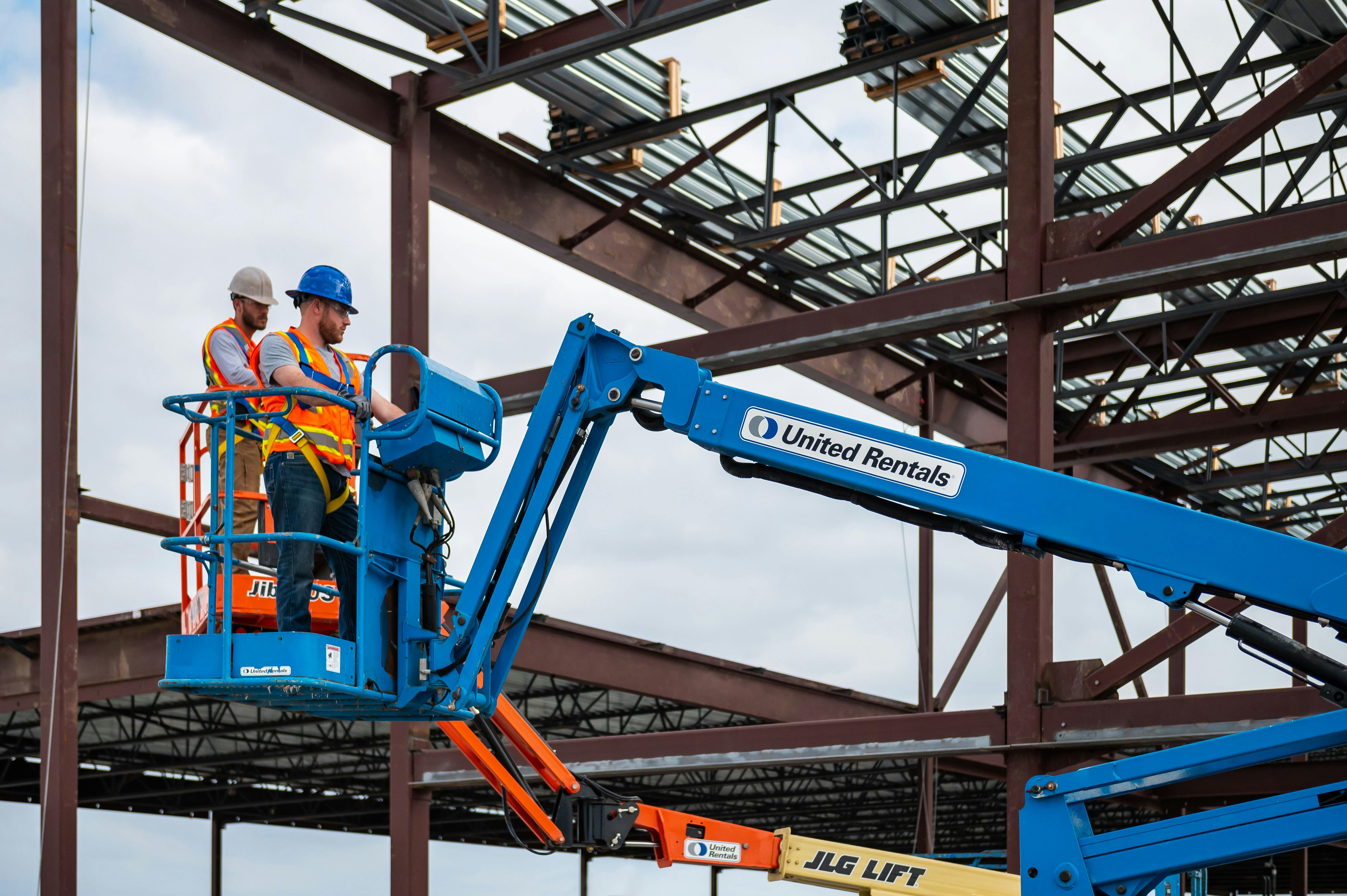 68819acbbcd3d1165c7e34c3 United Rentals Lift Pic 2023