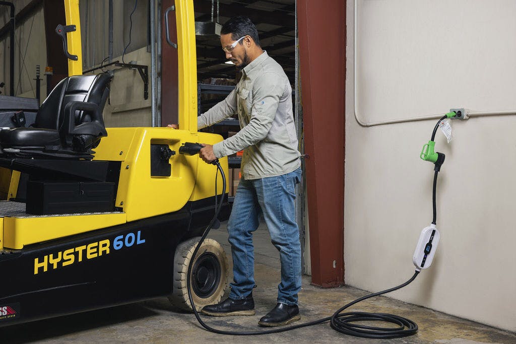 hyster_charger_green_award_725