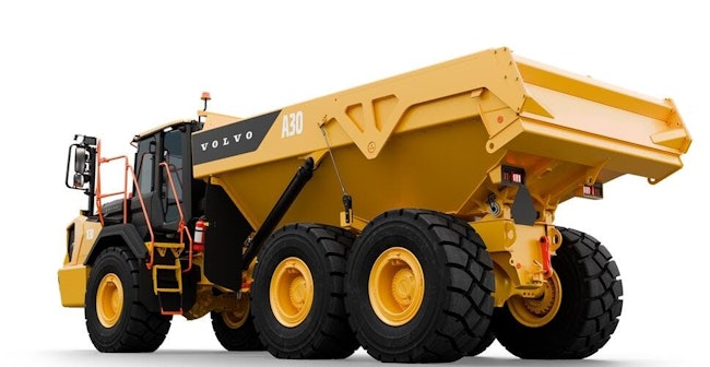 688979f8cb19525baac91b11 Volvo Revealsworldfirstelectrichaulers022324x1200