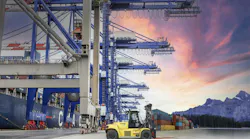 hyster_electric_big_truck_sunset_825