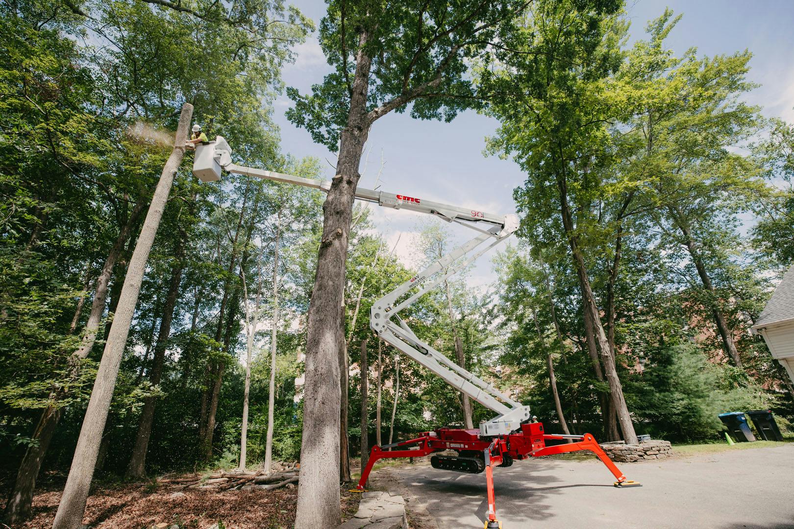 68bf5857f012c7ea8311914c Cmc North America Tracked Aerial Lift 925