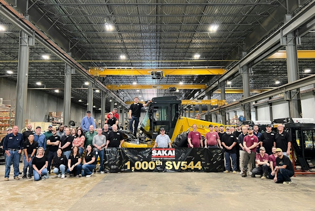 68c1d454298b133a2abfebb3 Sakai 1000th Sv544 Group Photo 925